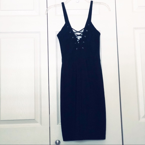 Leith Nordstrom Black Lace Up Front Body Con Dress - Picture 2 of 8